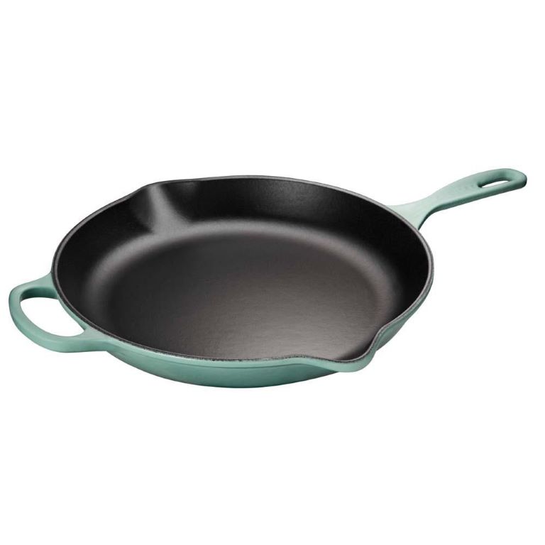 Le Creuset Iron Handle Skillet - Image 4