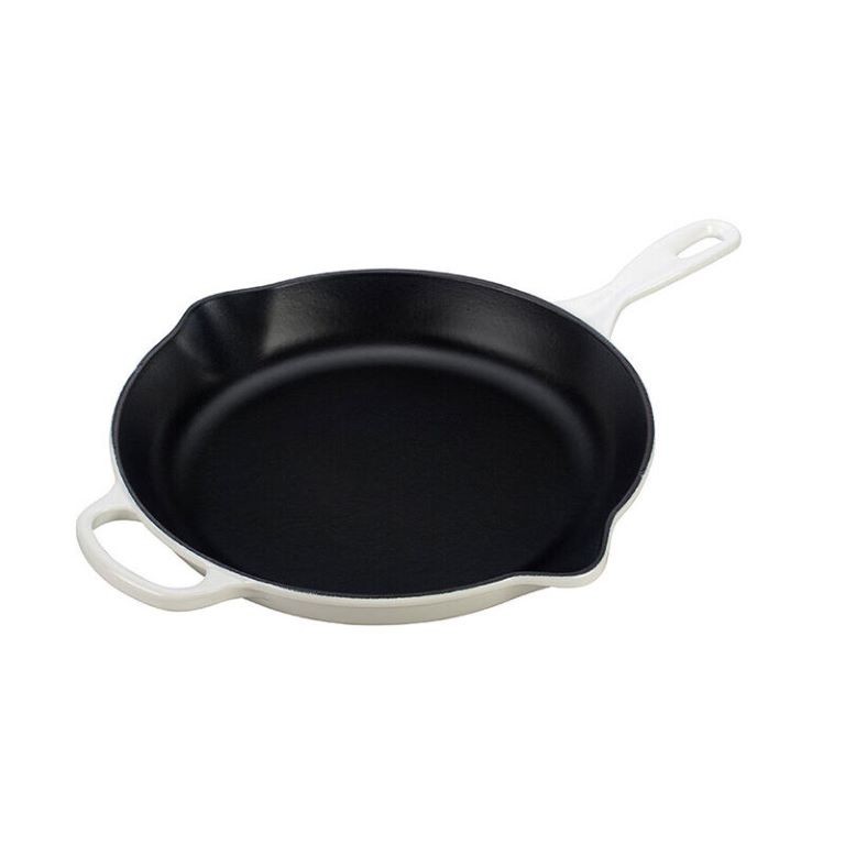 Le Creuset Iron Handle Skillet - Image 5