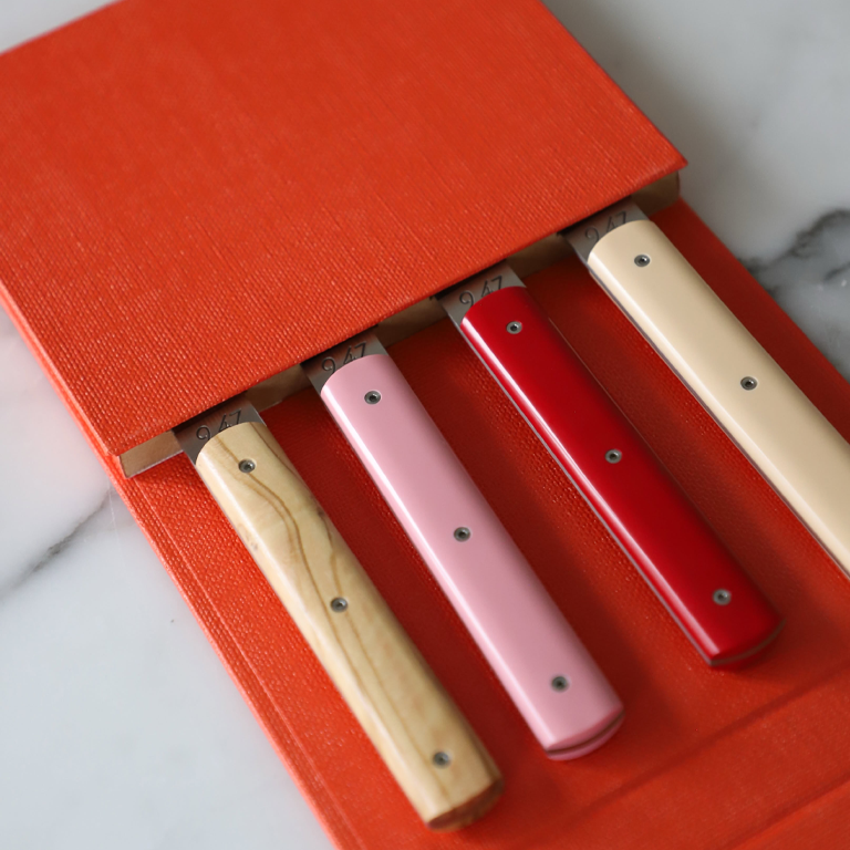 Perceval 9.47 Table Knife - Sakura Pink - Image 4